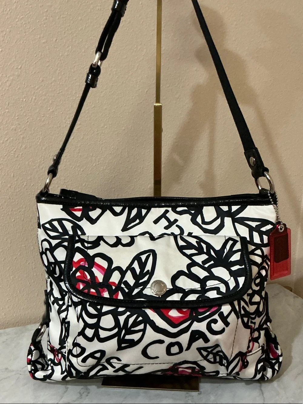 Coach Poppy Daisy Floral Graffiti Crossbody/ Shoulder Bag (EUC) Stunning 🤩